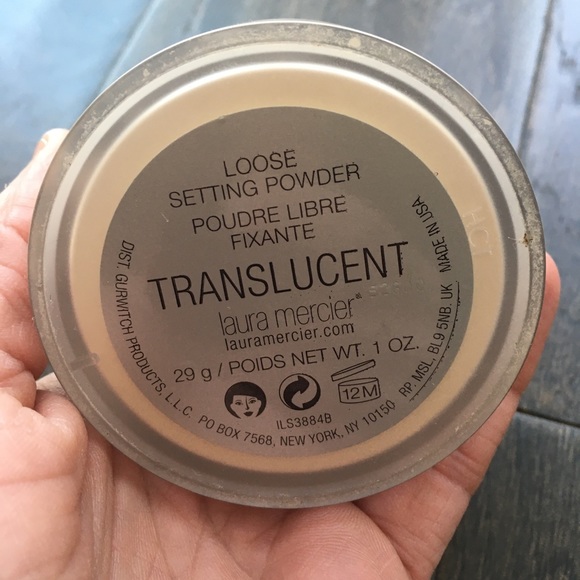 Laura Mercier Translucent Setting Powder - Picture 2 of 5